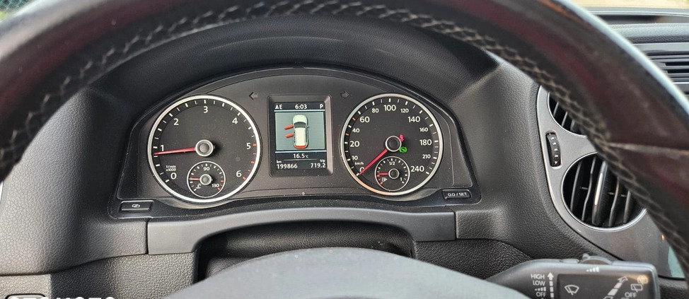 Volkswagen Tiguan cena 49900 przebieg: 199800, rok produkcji 2012 z Wągrowiec małe 154